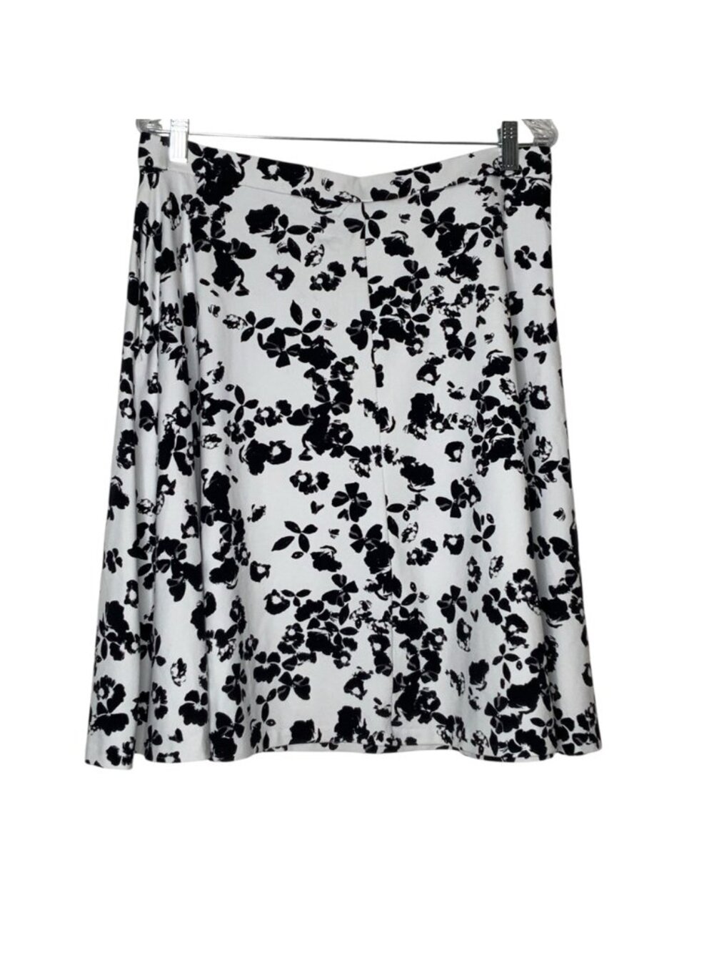 Black and white pull on full skirt. Size XL - Picture 4 of 4